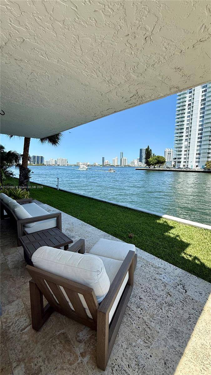 North Miami Beach, FL 33160,4000 NE 170th St #108