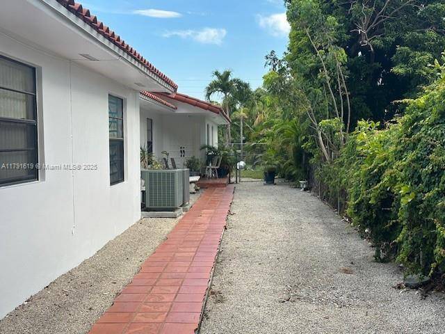 Miami, FL 33145,3510 SW 22nd Ter