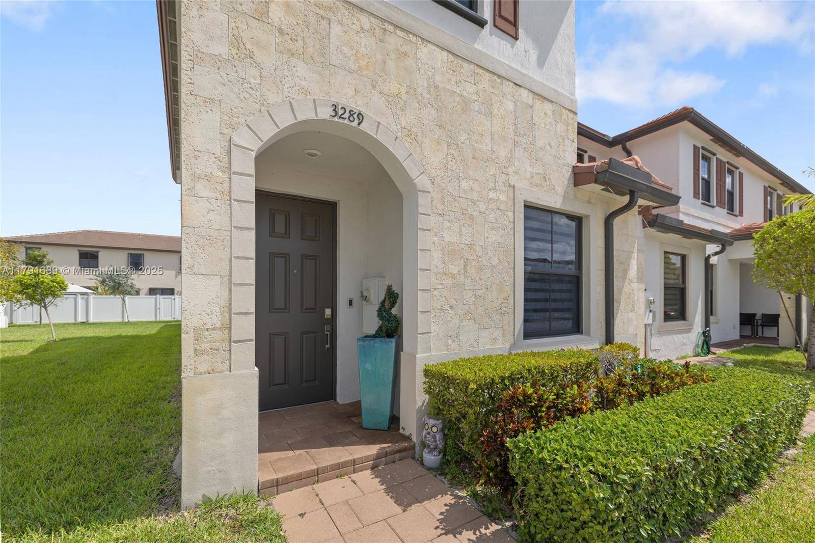 Hialeah, FL 33018,3289 W 106th Ter