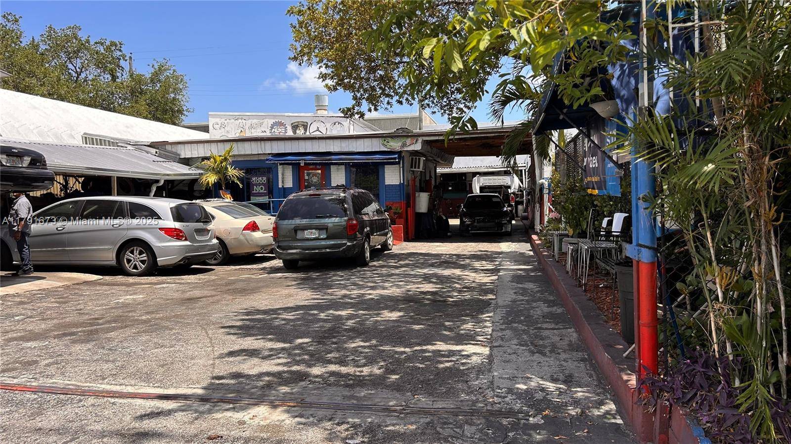 Fort Lauderdale, FL 33311,916 NW 9th Ave