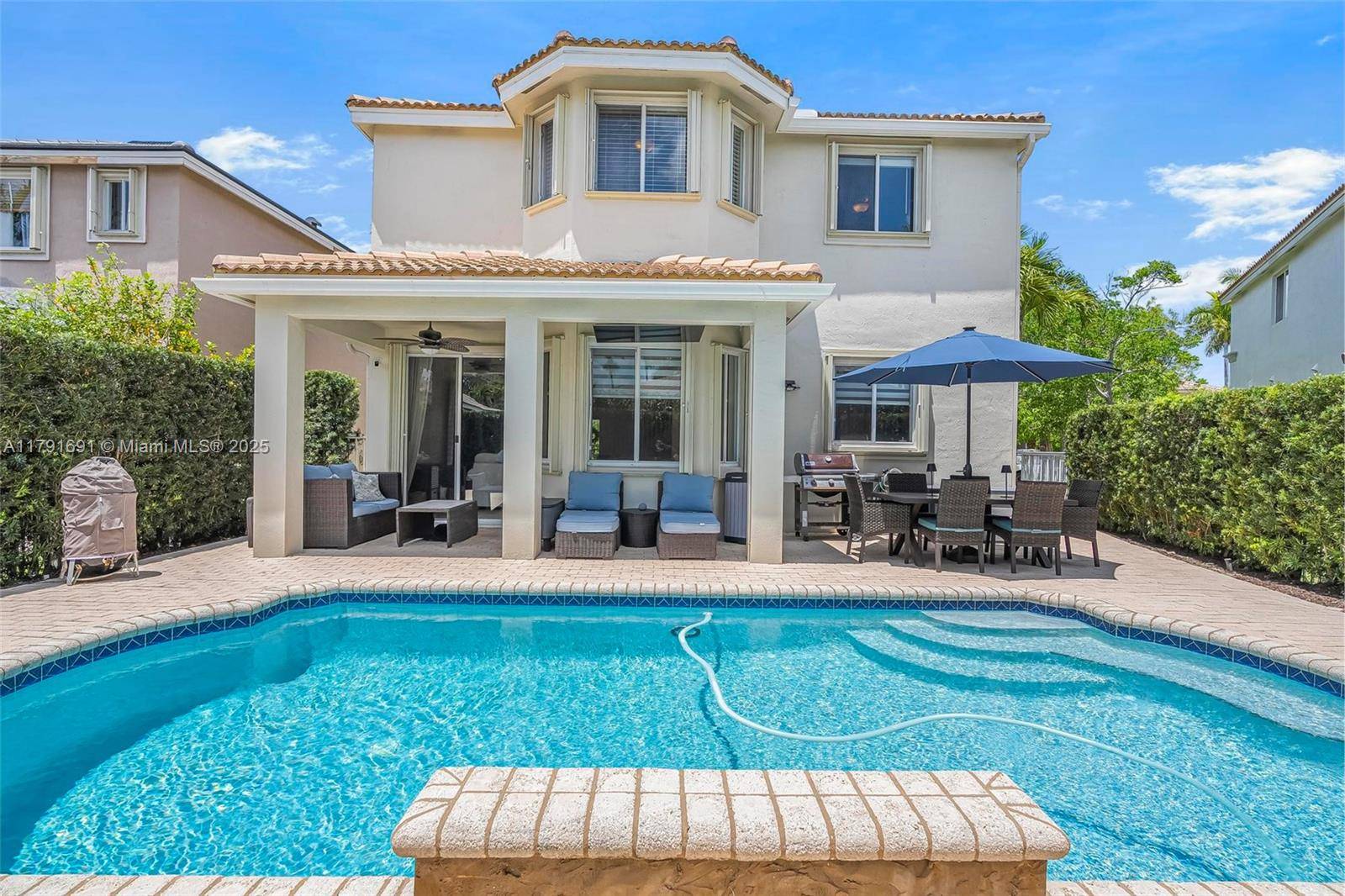 Weston, FL 33327,943 Golden Cane Dr