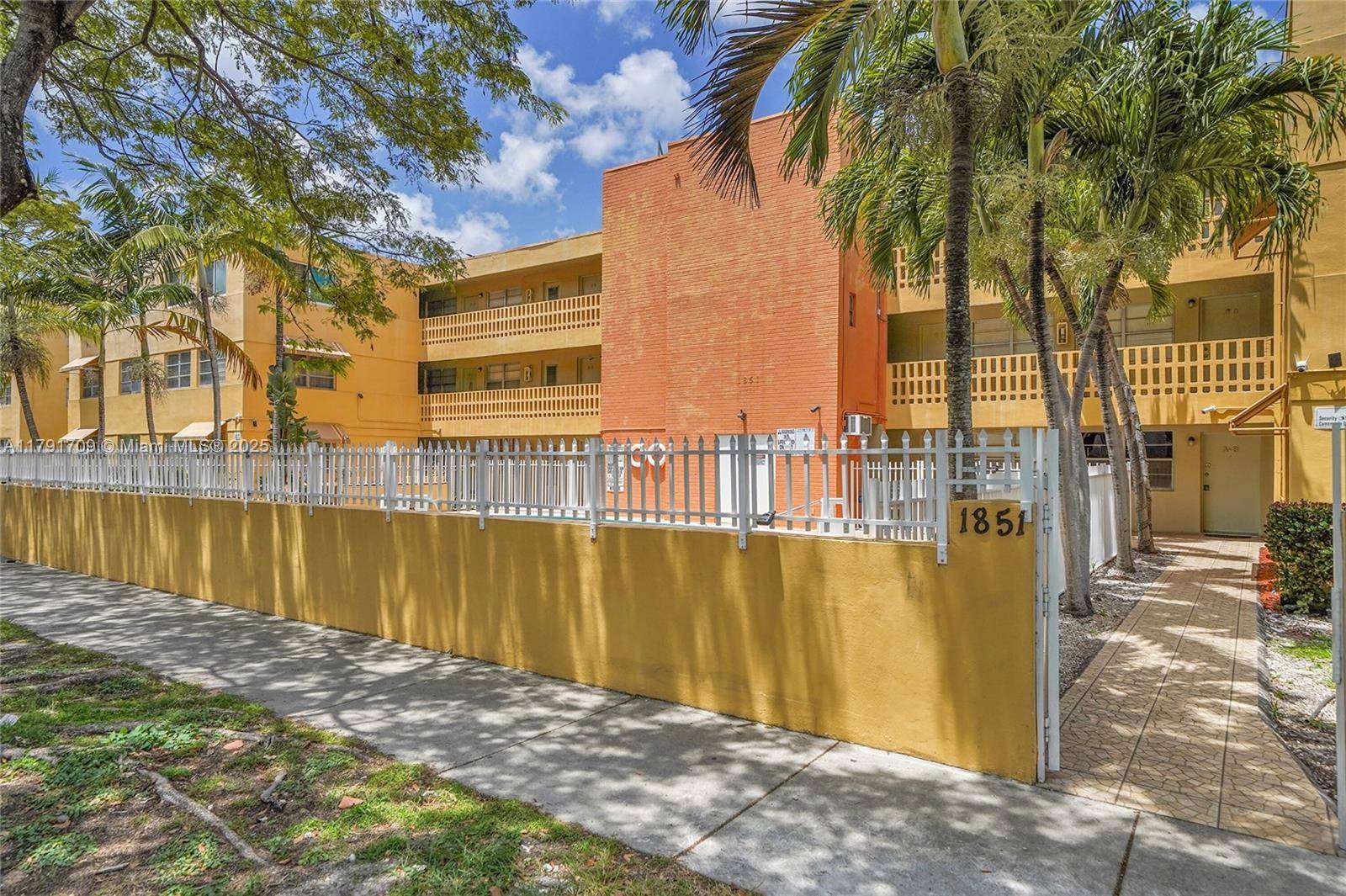 North Miami Beach, FL 33162,1851 NE 168th St #A8