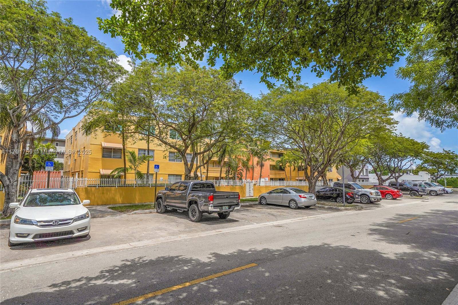 North Miami Beach, FL 33162,1851 NE 168th St #A8