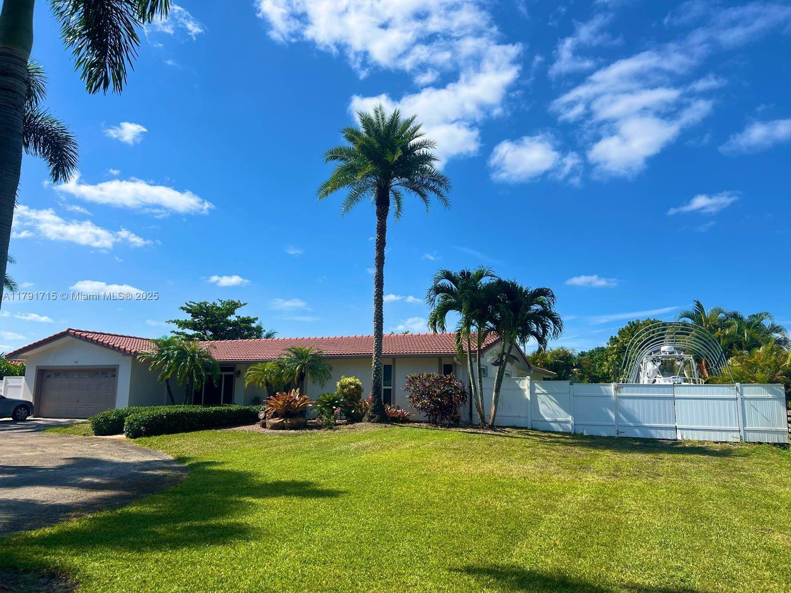 Davie, FL 33325,14051 SW 15th Ct