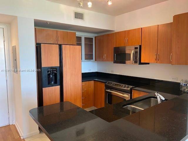 Aventura, FL 33180,2775 NE 187th St #311