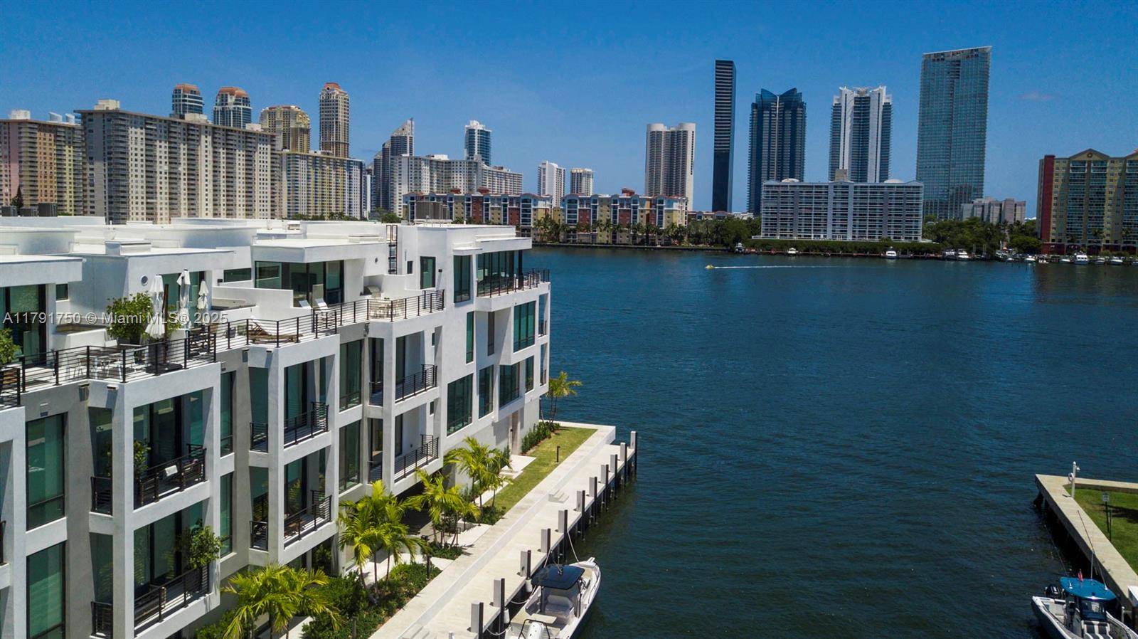 North Miami Beach, FL 33160,4008 NE 167th St #6