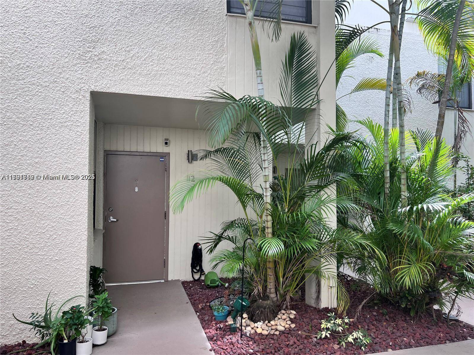 Aventura, FL 33180,20200 W Country Club Dr #112