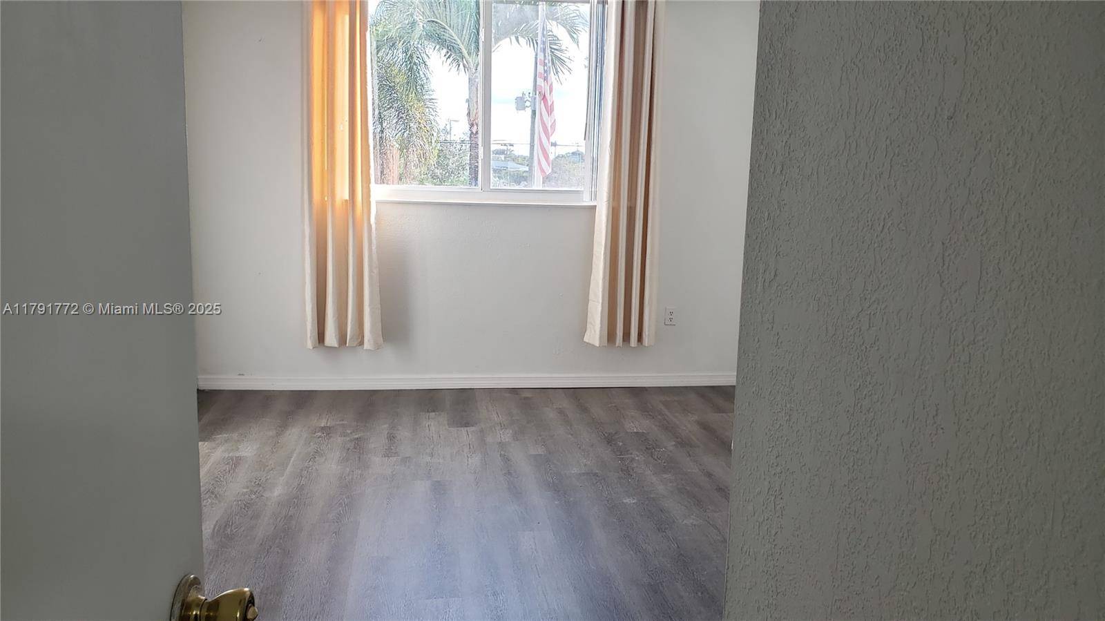 Miami, FL 33161,1251 NE 108th St #215
