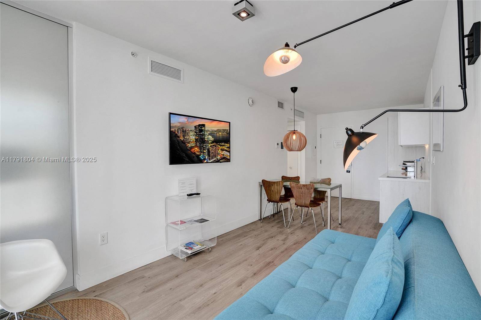 Miami Beach, FL 33140,6080 Collins Ave #520