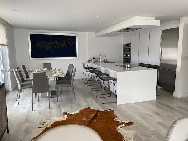 Key Biscayne, FL 33149,177 Ocean Lane Dr #909