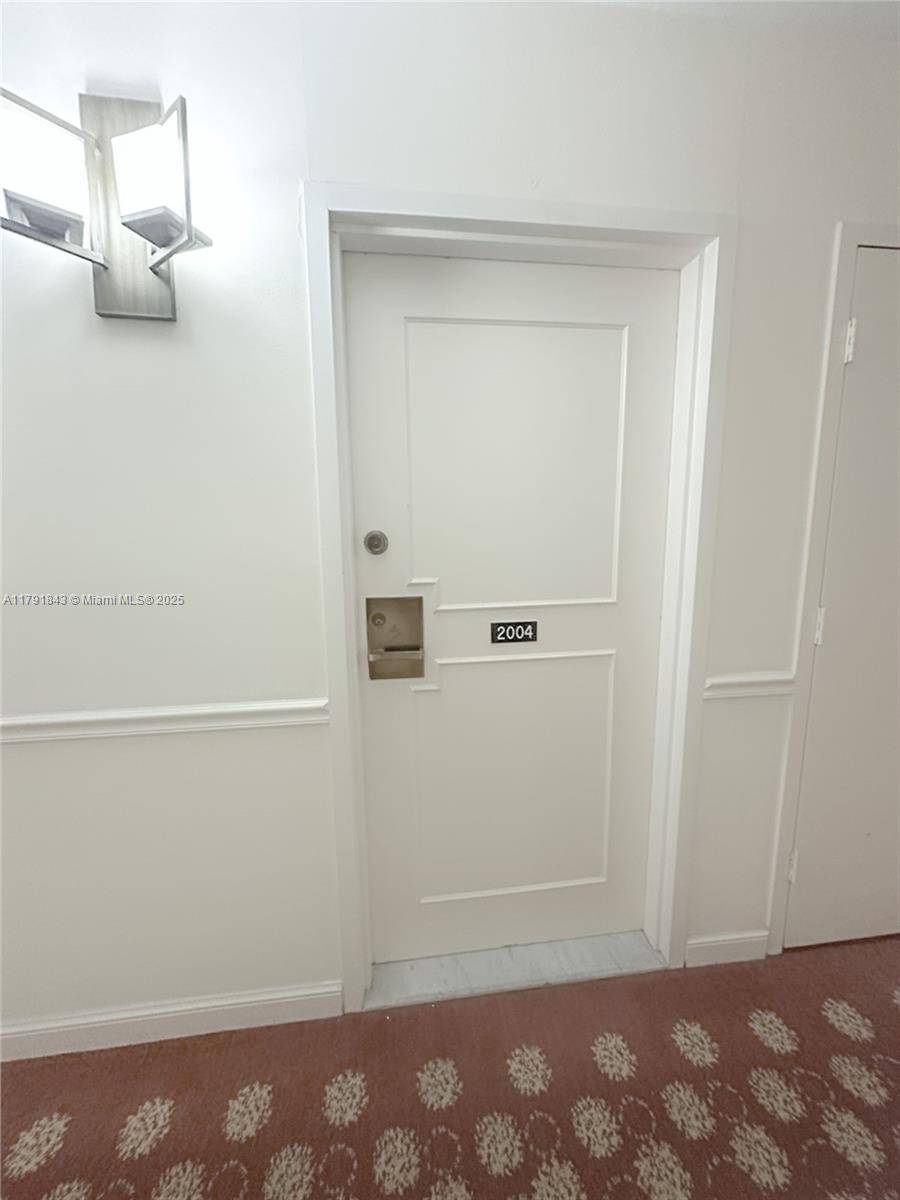 Hallandale Beach, FL 33009,2500 Parkview Dr #2004