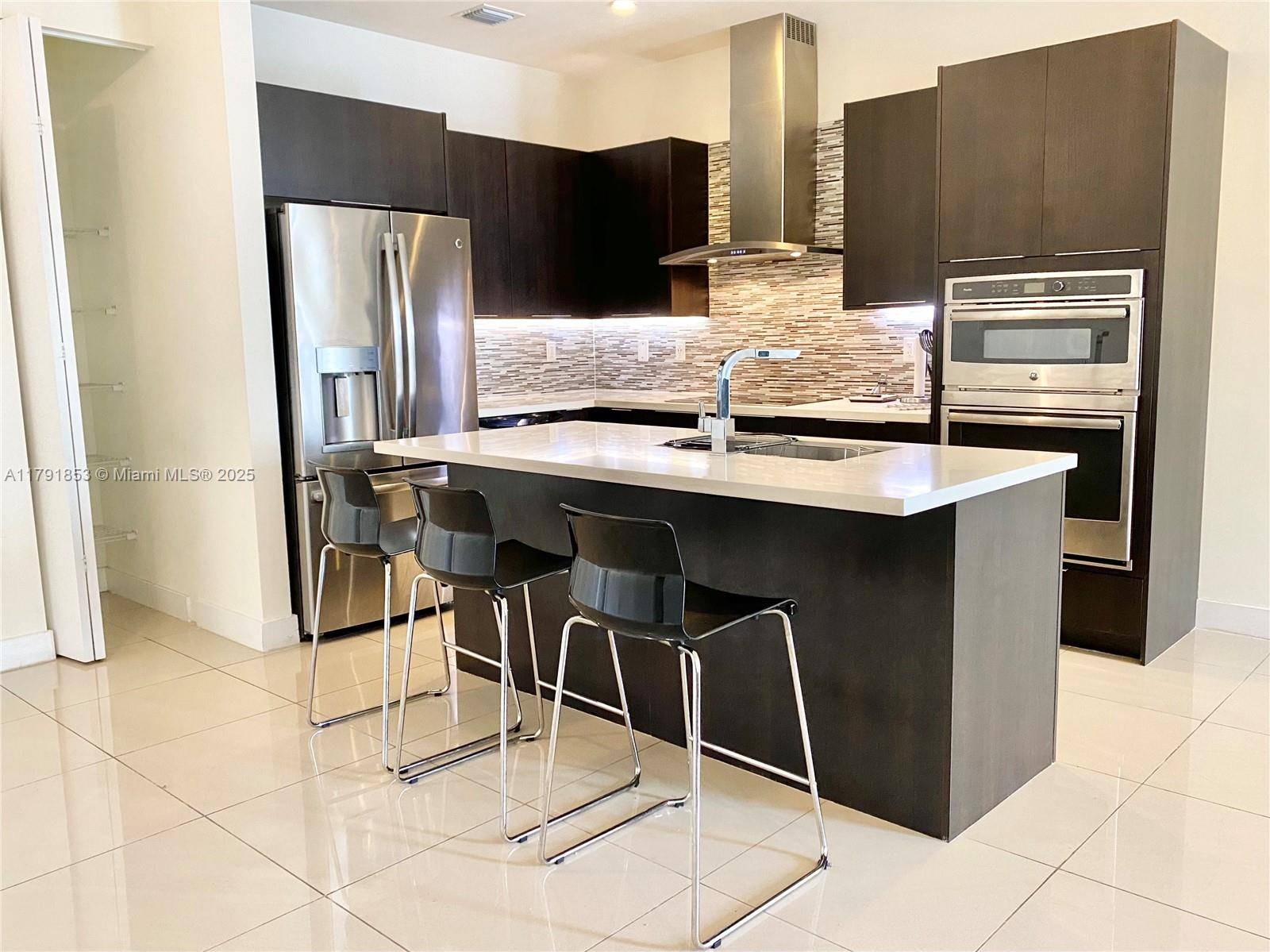Doral, FL 33178,6415 NW 102nd Path #106