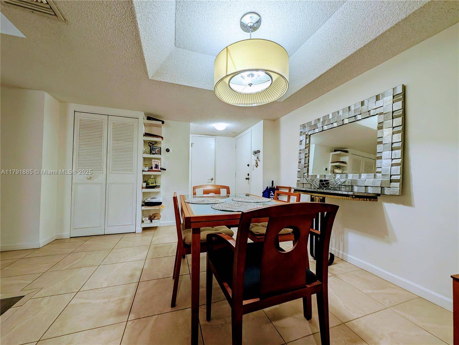 Lauderhill, FL 33319,3670 Inverrary Dr #3Q