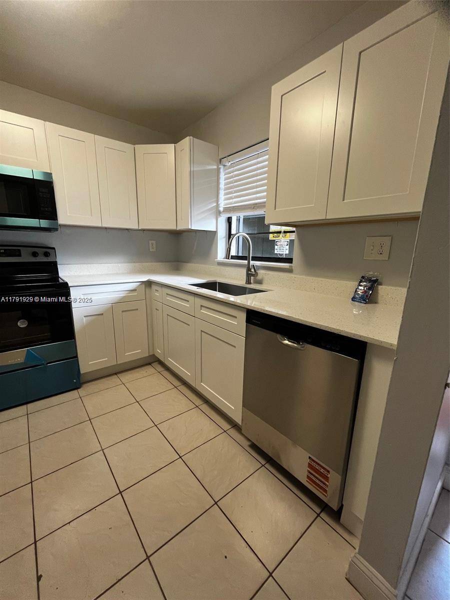 Coral Springs, FL 33065,3158 Coral Springs Dr #2