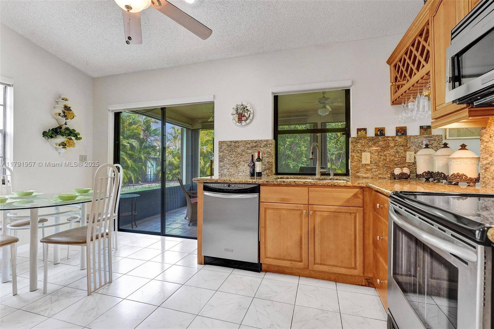 Tamarac, FL 33321,8215 NW 85th Ave