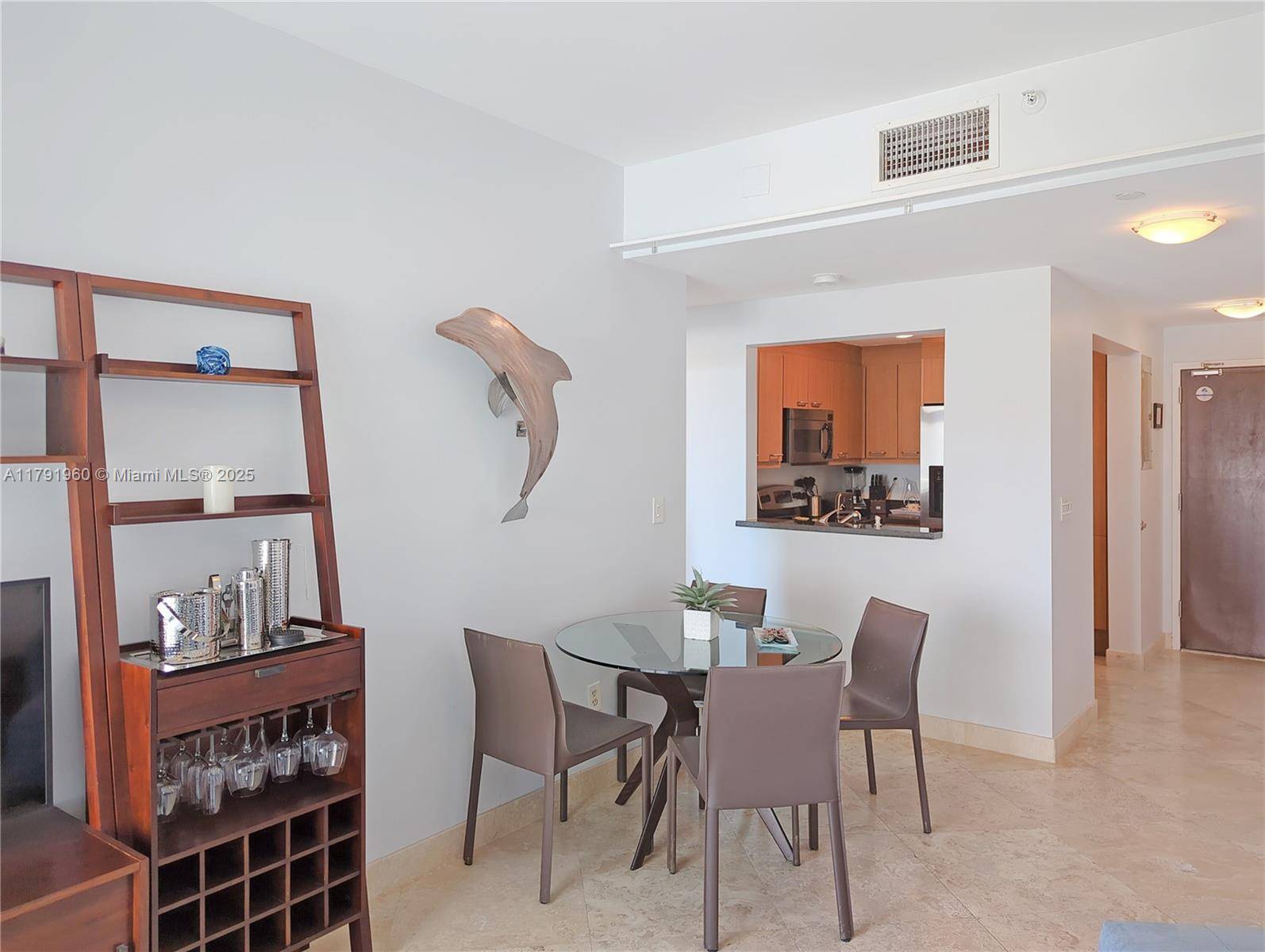 Miami Beach, FL 33139,225 Collins Ave #4J