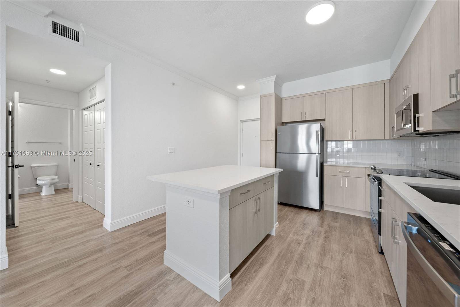 Pembroke Pines, FL 33025,10170 SW 7th St #31-411