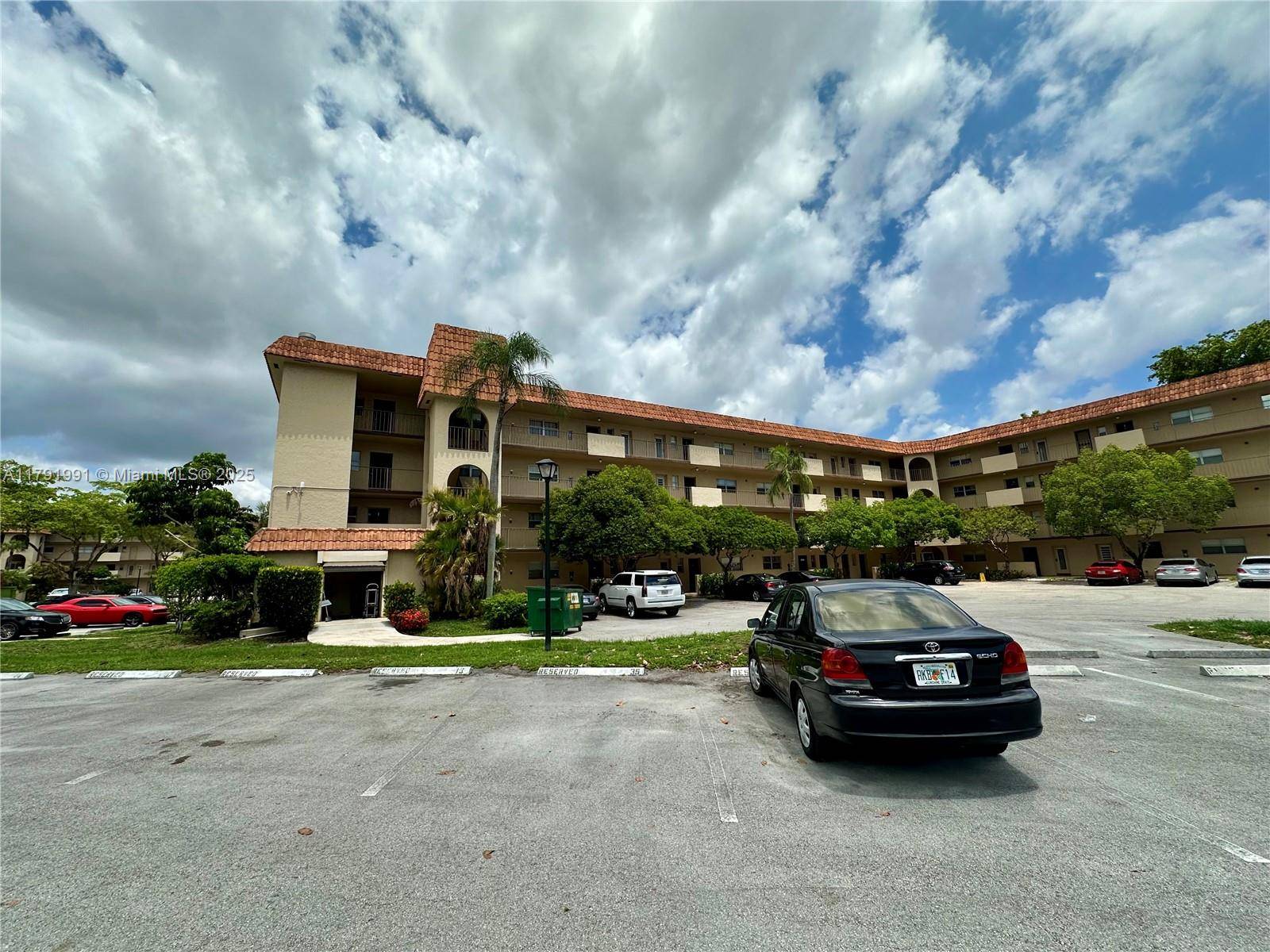 Lauderhill, FL 33319,6201 N Falls Cir Dr #212