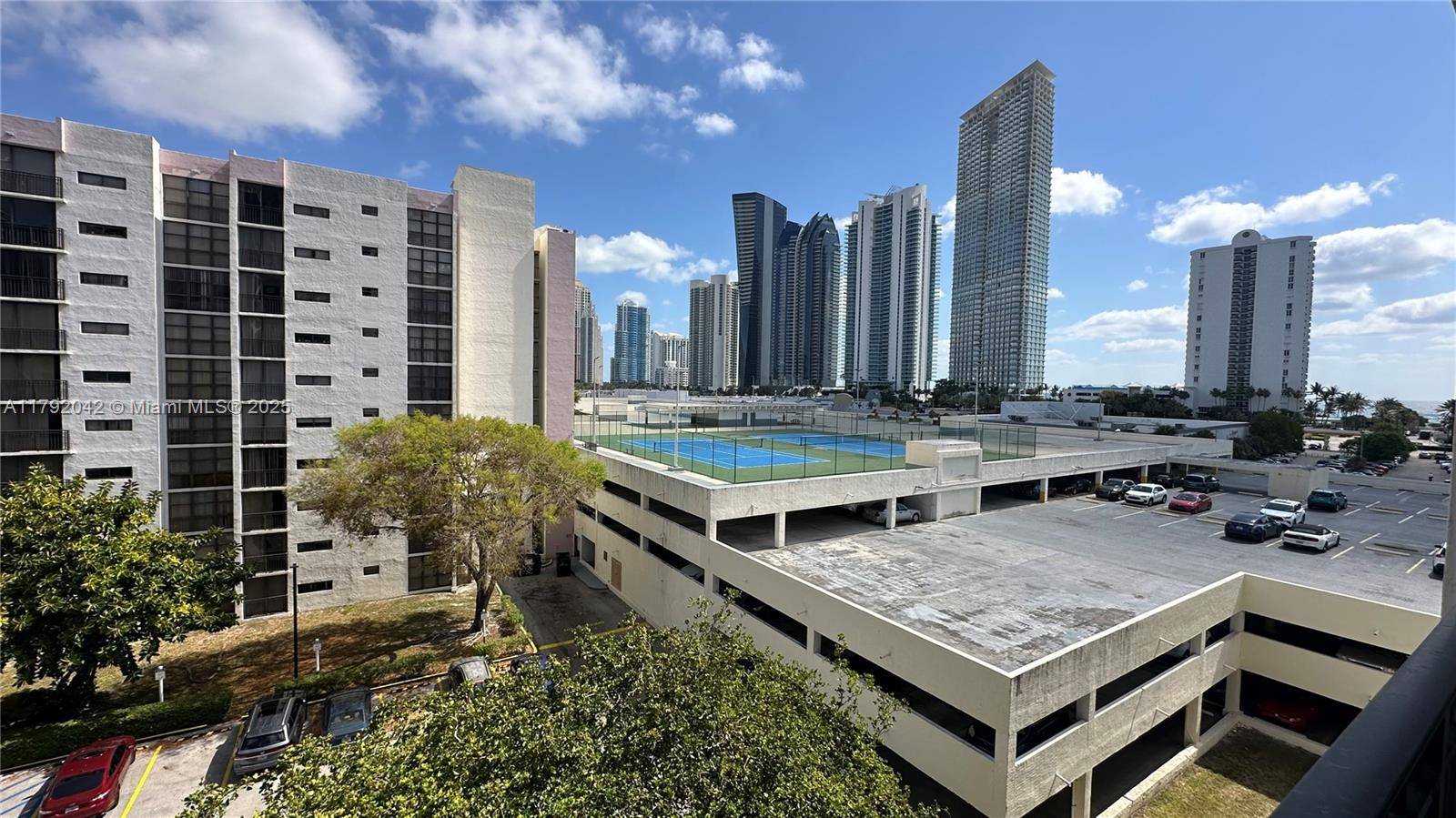 Sunny Isles Beach, FL 33160,16909 N Bay Rd #608