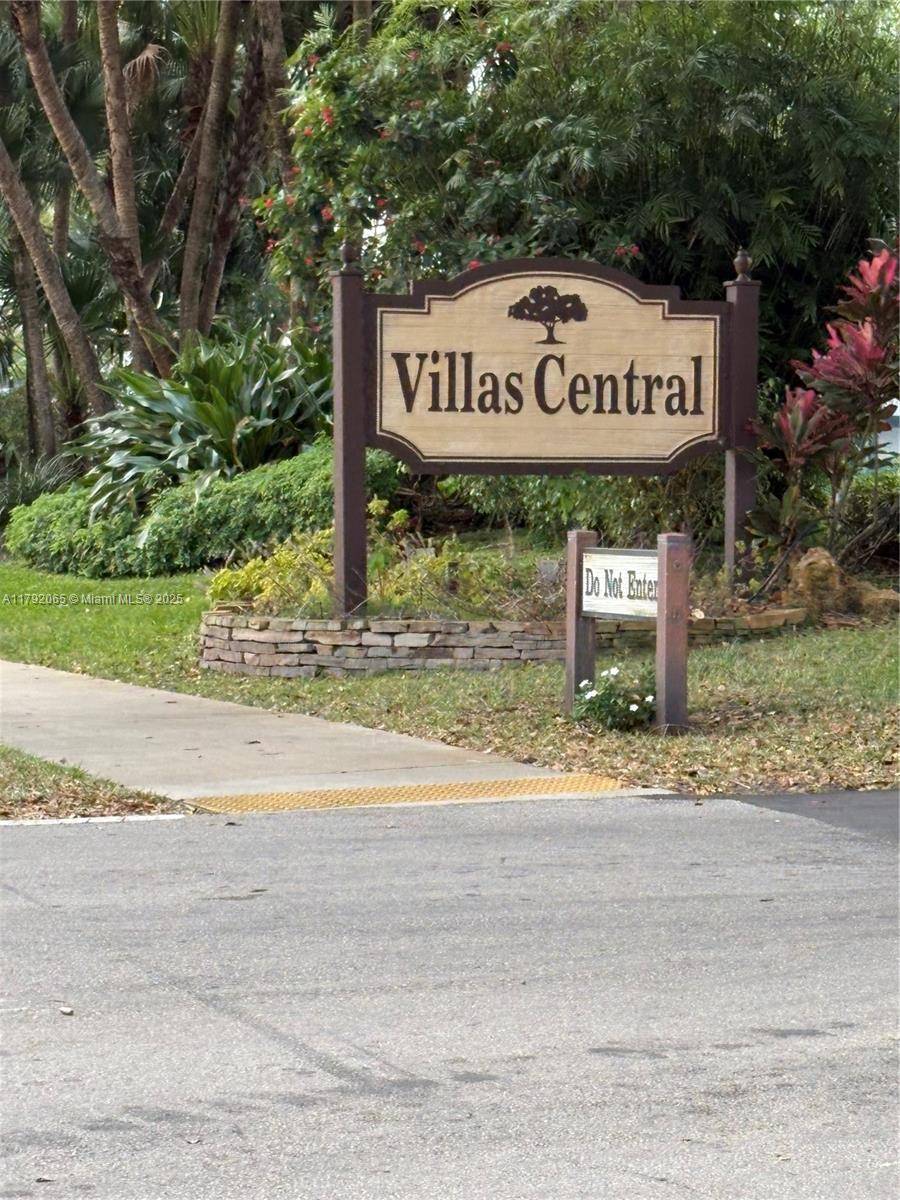 Pembroke Pines, FL 33026,1550 E Golfview Dr