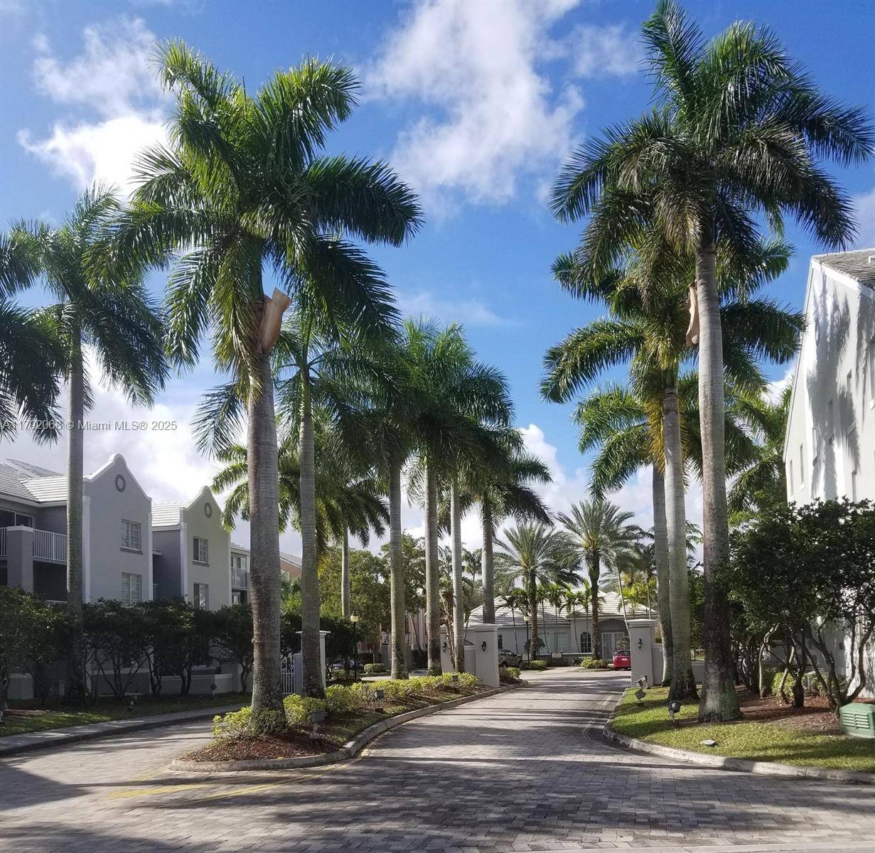 Pembroke Pines, FL 33025,655 SW 111th Way #305
