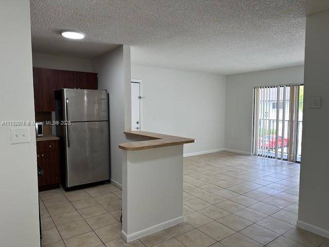 Hialeah, FL 33015,6975 NW 179th St #203
