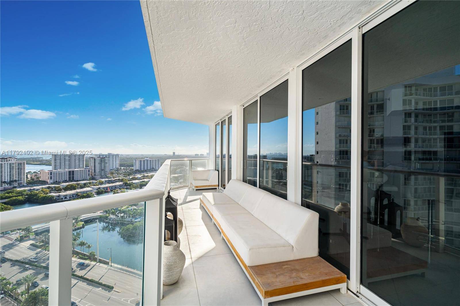 Sunny Isles Beach, FL 33160,16485 Collins Ave #2438
