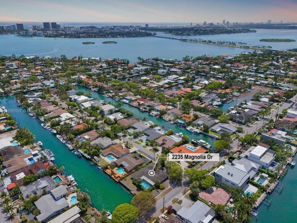 North Miami, FL 33181,2235 Magnolia Dr