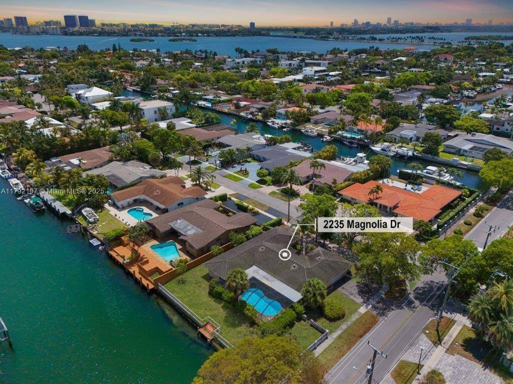 North Miami, FL 33181,2235 Magnolia Dr