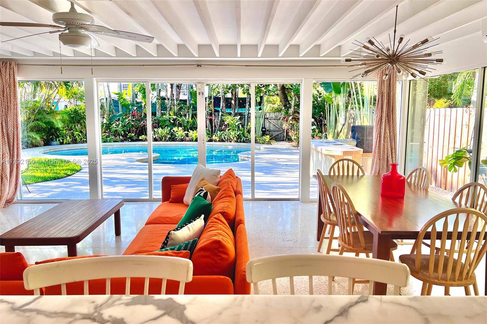 Hollywood, FL 33019,1318 Pierce St