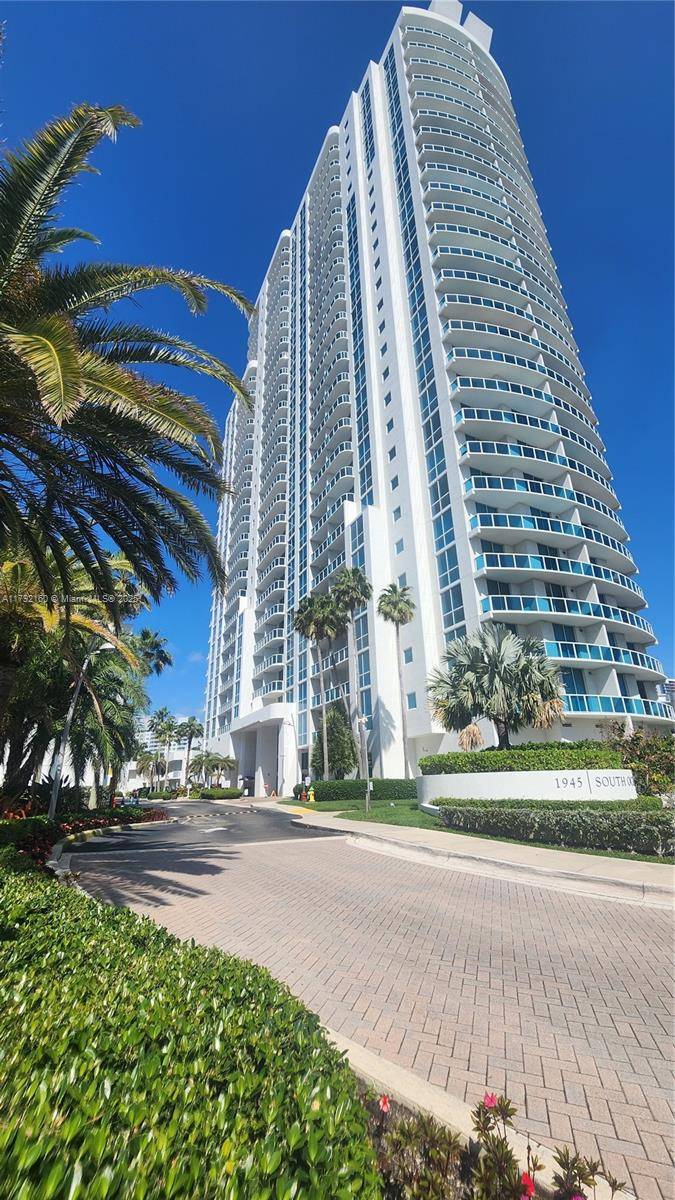 Hallandale Beach, FL 33009,1945 S Ocean Dr #702