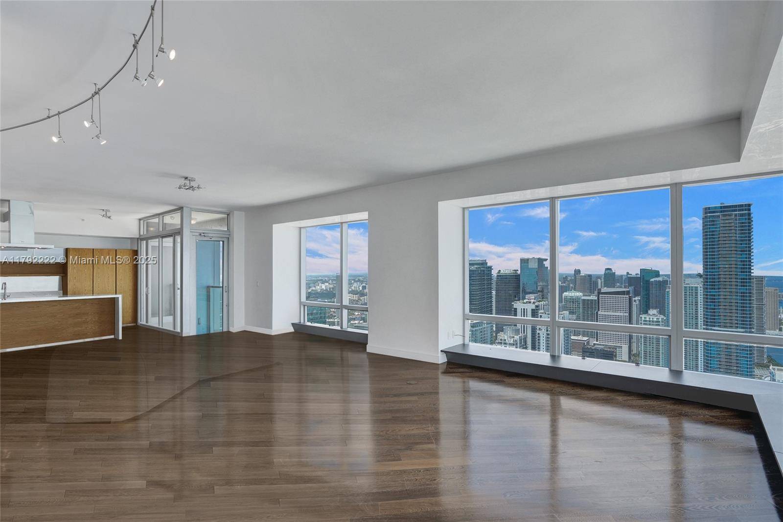 Miami, FL 33131,1425 Brickell Ave #62E