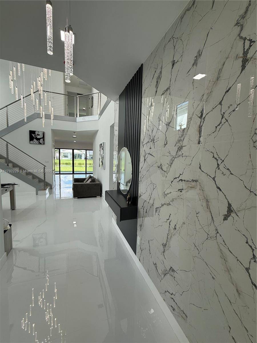 Boca Raton, FL 33434,8350 Royal County Down Rd