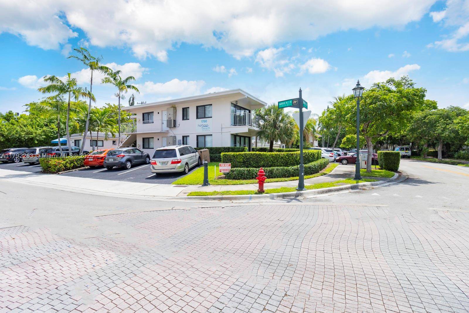 Fort Lauderdale, FL 33316,1790 Harbour Inlet Dr #8B