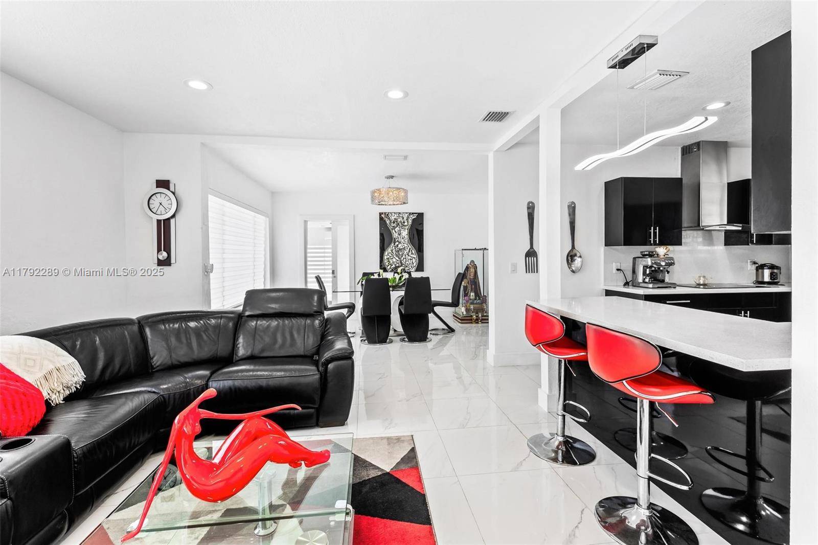 Miami, FL 33165,9365 SW 44th St