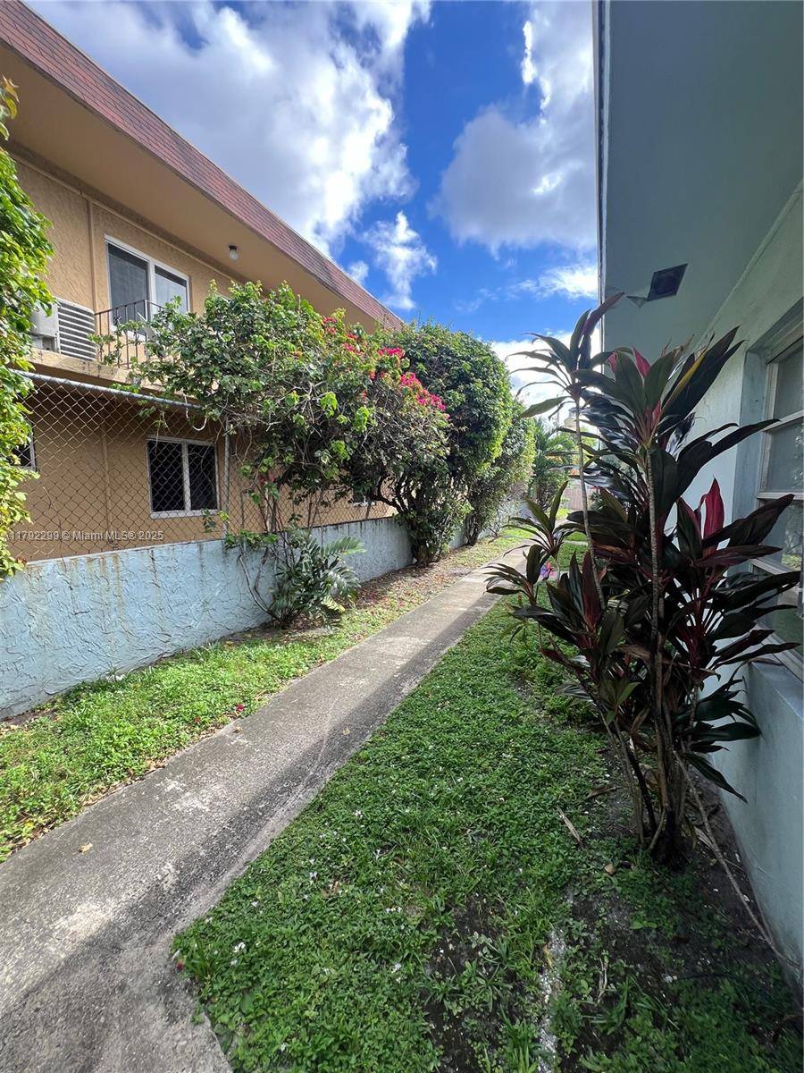 Miami, FL 33125,2148 NW Flagler #9
