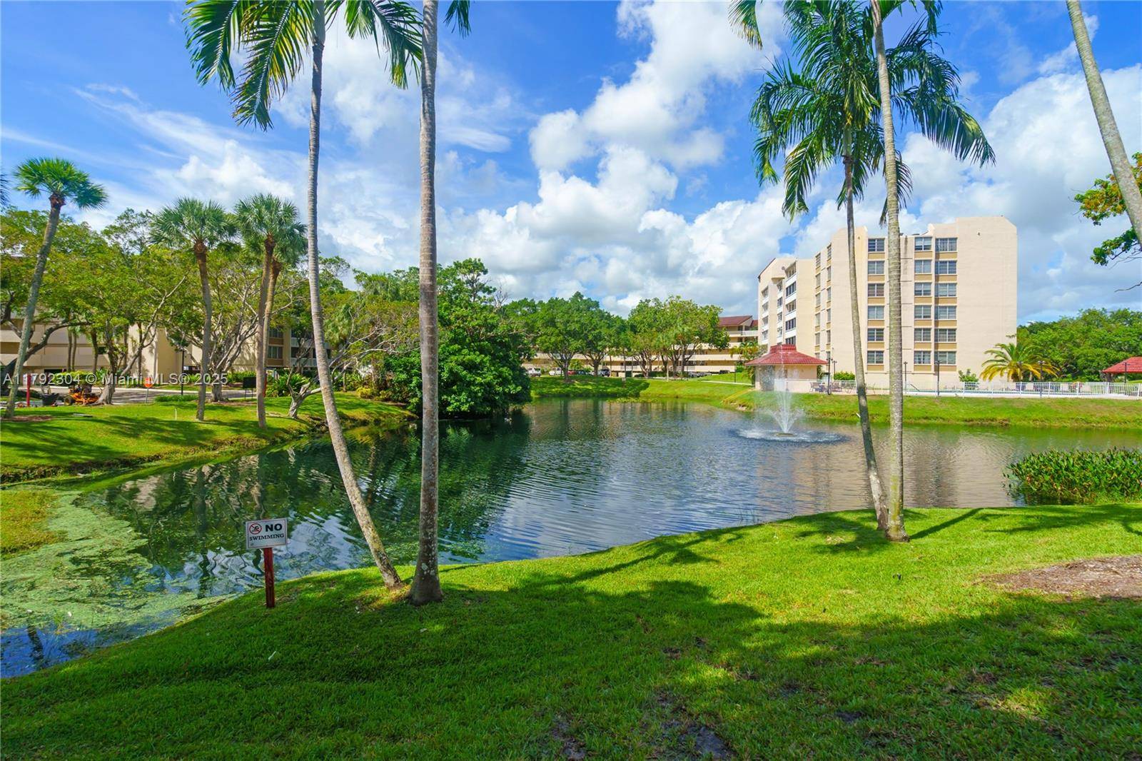 Lauderhill, FL 33319,6901 Environ Blvd #6A