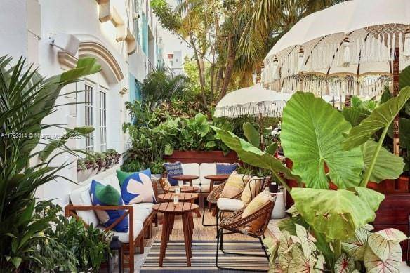 Miami Beach, FL 33139,321 Collins Ave