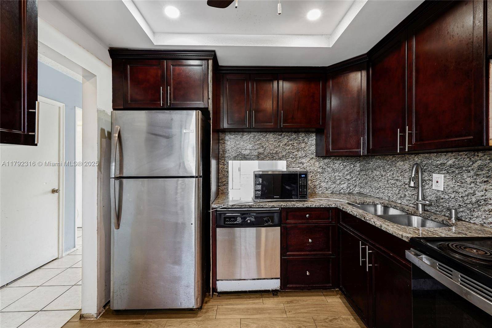 Plantation, FL 33313,5435 NW 10th Ct #301