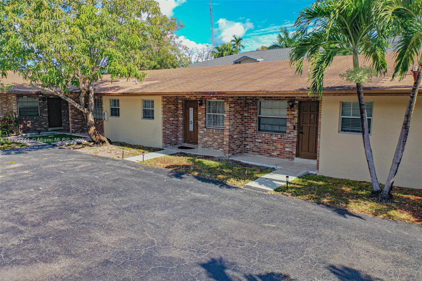 Hollywood, FL 33020,2325 Taylor St #1-9