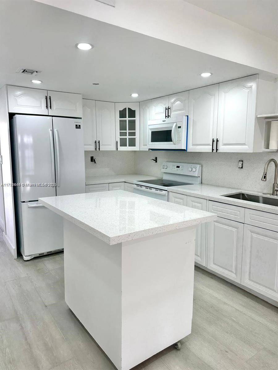 Miami, FL 33184,12025 SW 10th St #204