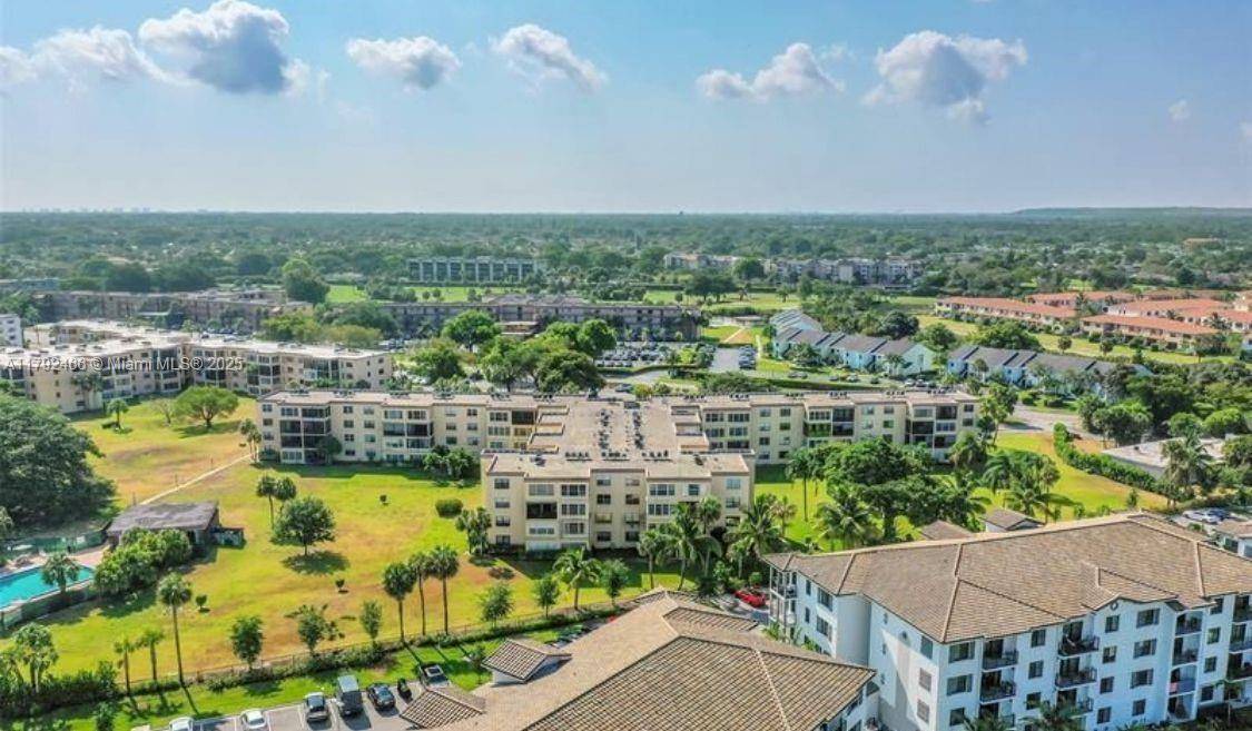 Boca Raton, FL 33428,9355 SW 8th St #205