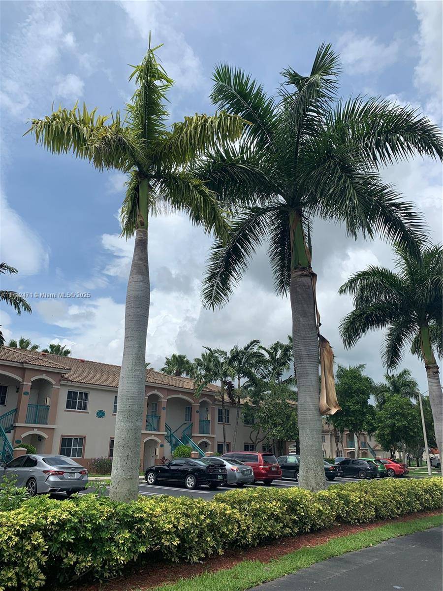 Homestead, FL 33035,1300 SE 29th St #205
