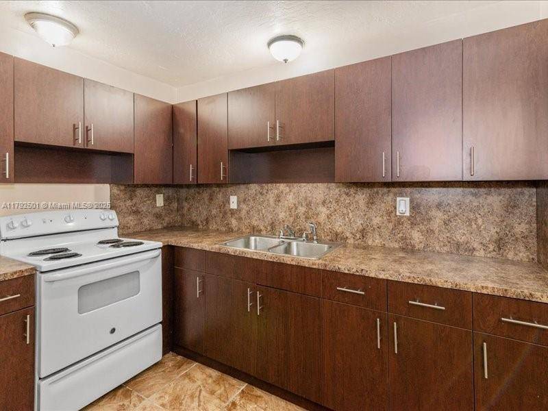 Miami Gardens, FL 33056,19357 NW 29th Ave