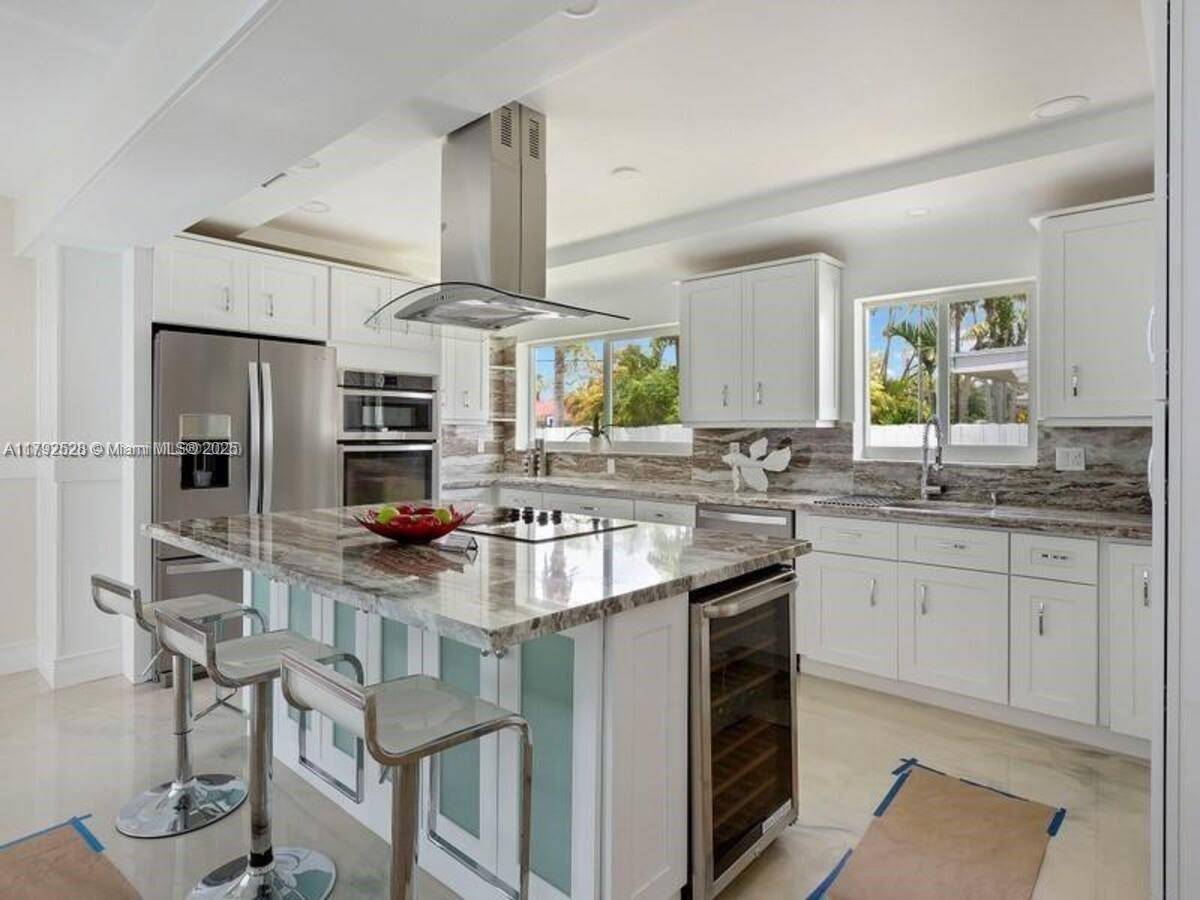 Hollywood, FL 33021,416 N Rainbow Dr