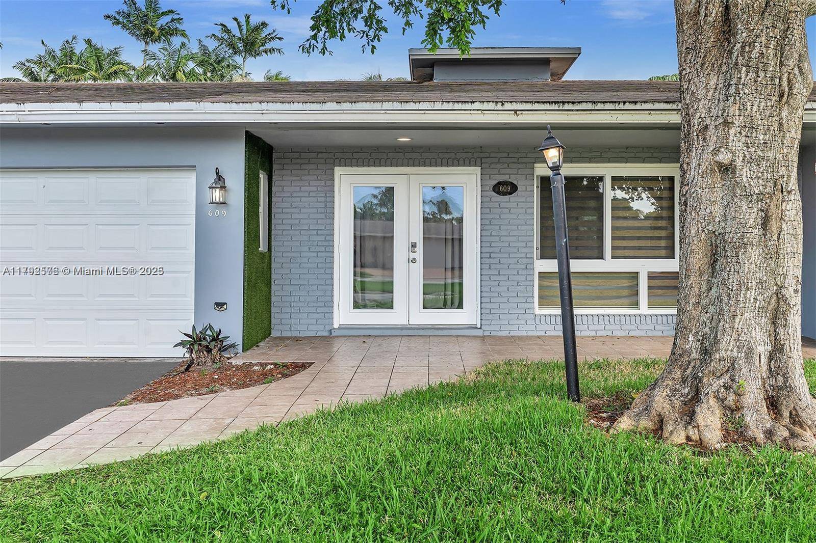 Hollywood, FL 33021,609 N 46th Ave