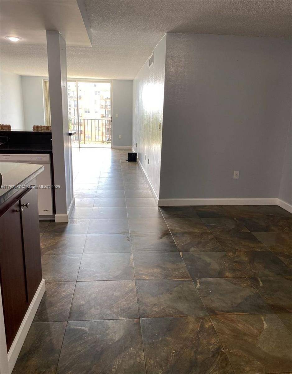 North Miami, FL 33161,1470 NE 125th Ter #702