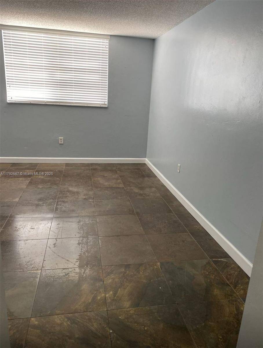 North Miami, FL 33161,1470 NE 125th Ter #702