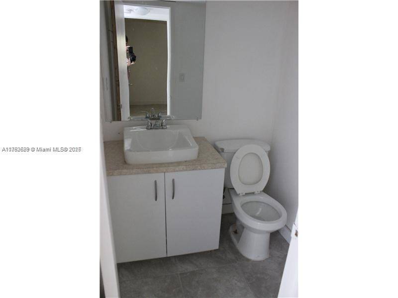 North Miami, FL 33161,11905 NE 2nd Ave #C206