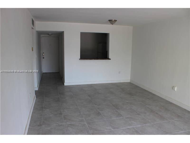 North Miami, FL 33161,11905 NE 2nd Ave #C206